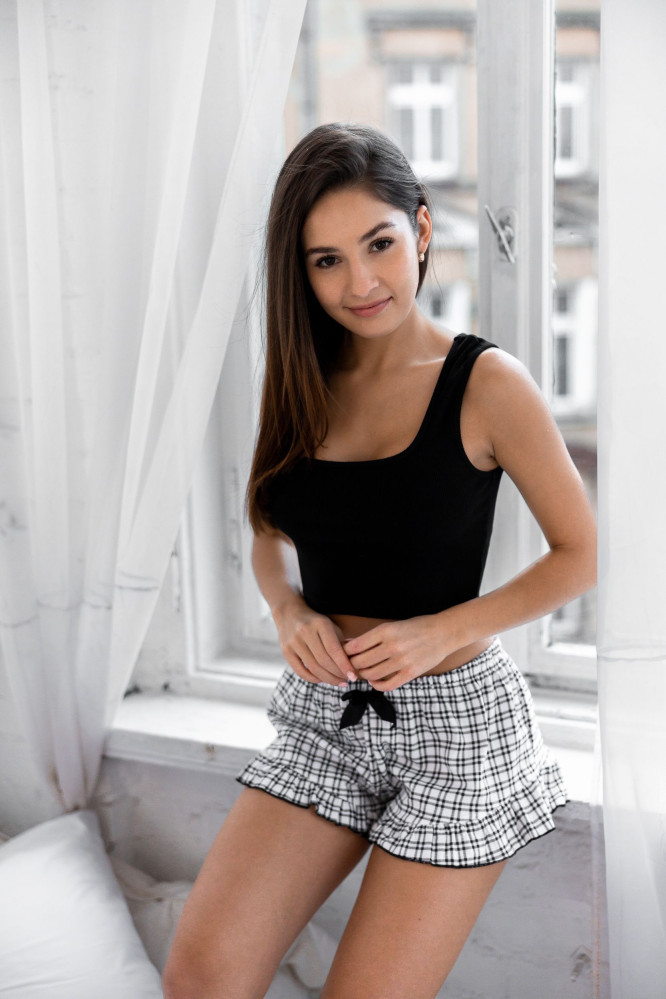 Top Valia Juoda