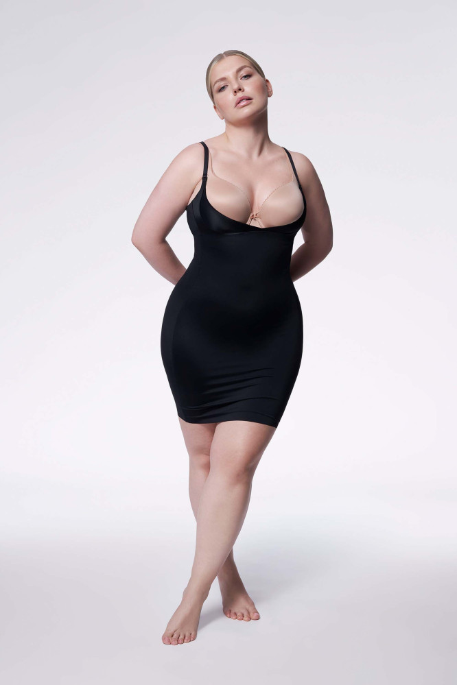 Apatinukė 222 Basic Slip Poen Biust Juoda