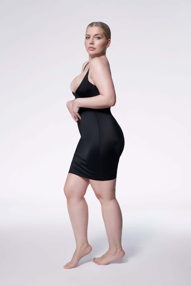 Apatinukė 222 Basic Slip Poen Biust Juoda